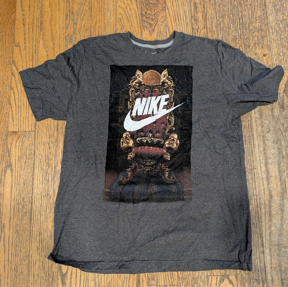 Nike LeBron - king of the throne -XL